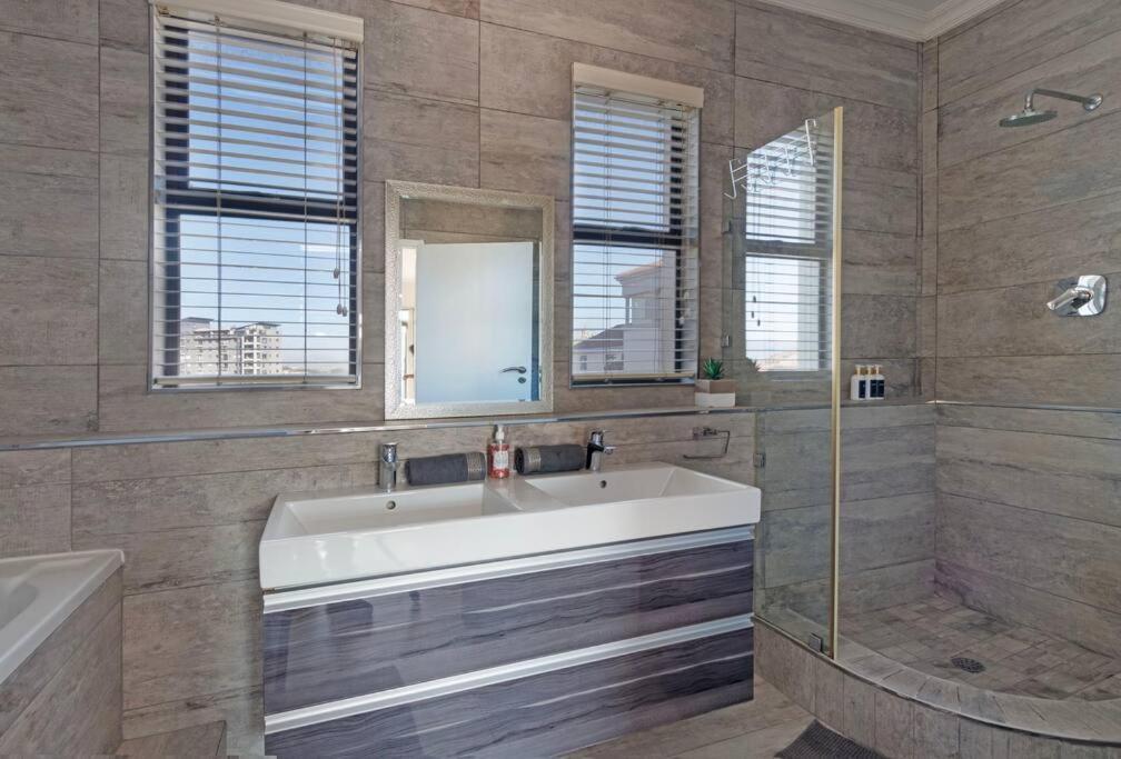 Style Penthouse - Backup Power