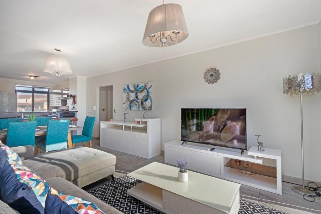 Apartment Style Penthouse - Backup Power Kapstadt