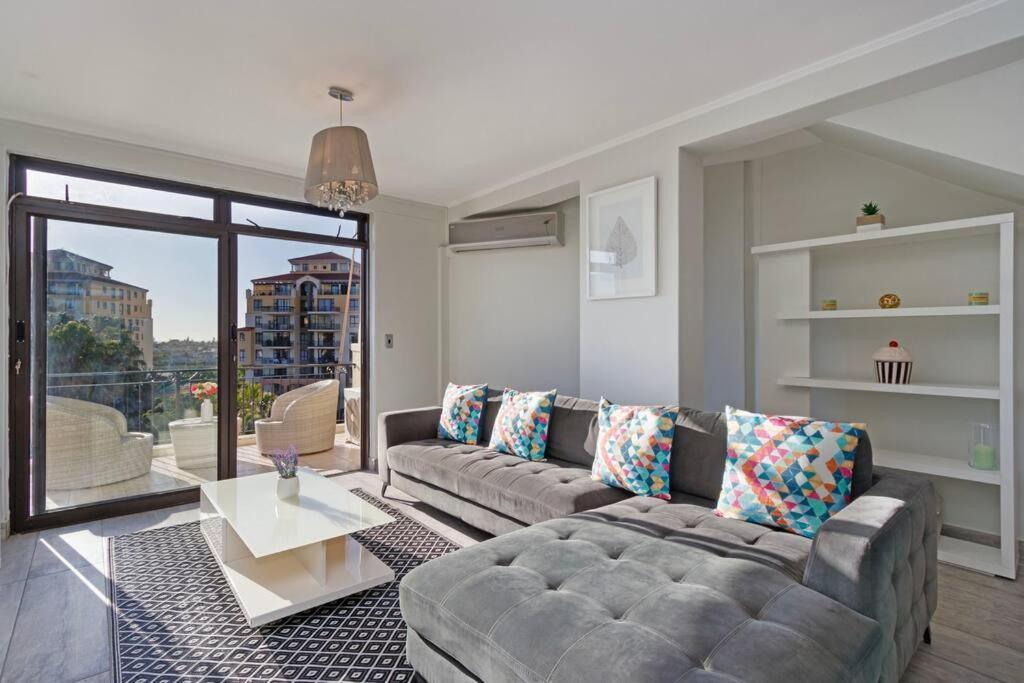 Apartment Style Penthouse - Backup Power *