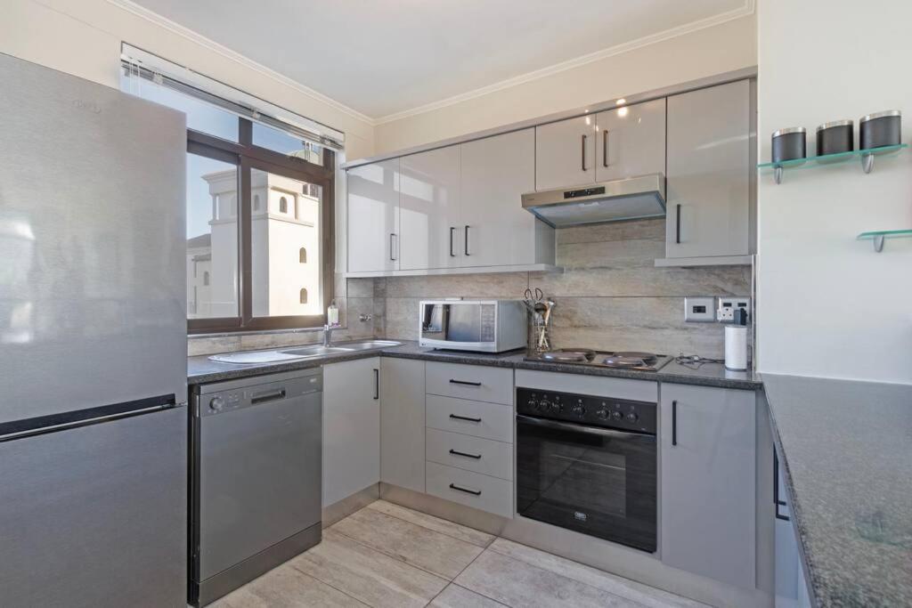 Style Penthouse - Backup Power Apartment *